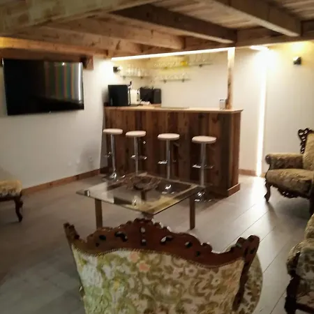 Confortable A De 70 M² Avec Balcon Apartmán *